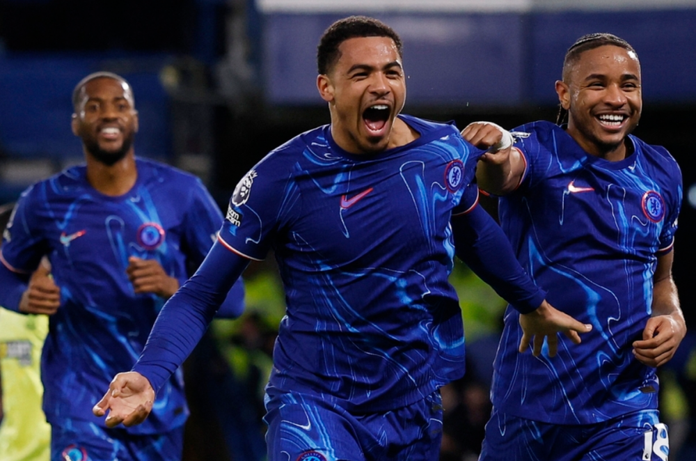 开云体育APP-这也行？赛前成都蓉城备战葡超布莱顿关键时刻队长鼓劲，瓦伦西亚造点机会备战英超